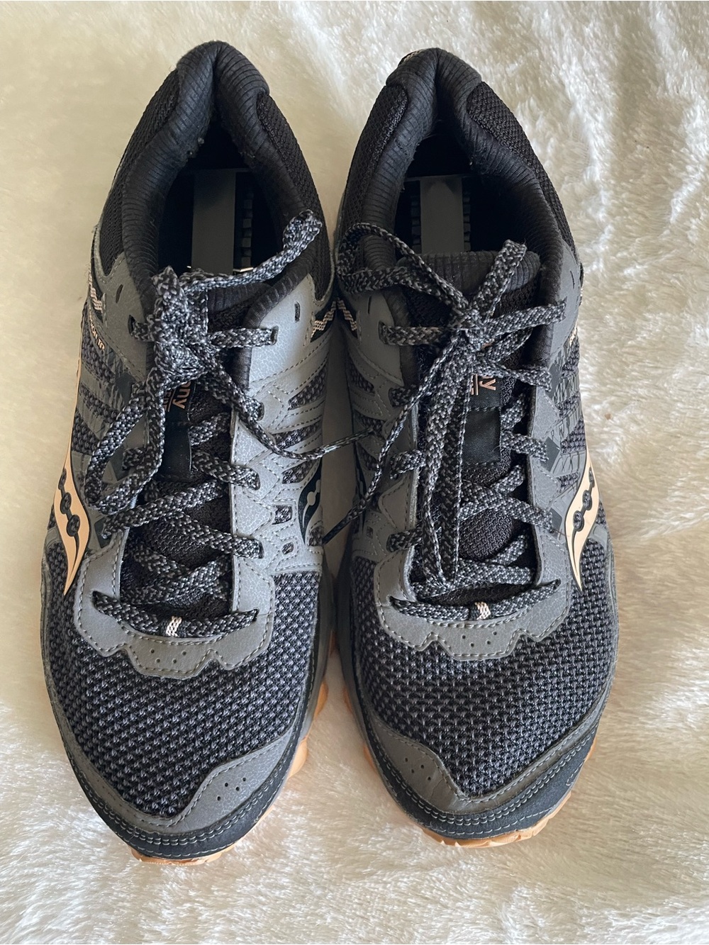 Saucony Women's Black and Gray Running Sneakers with Peach Accents